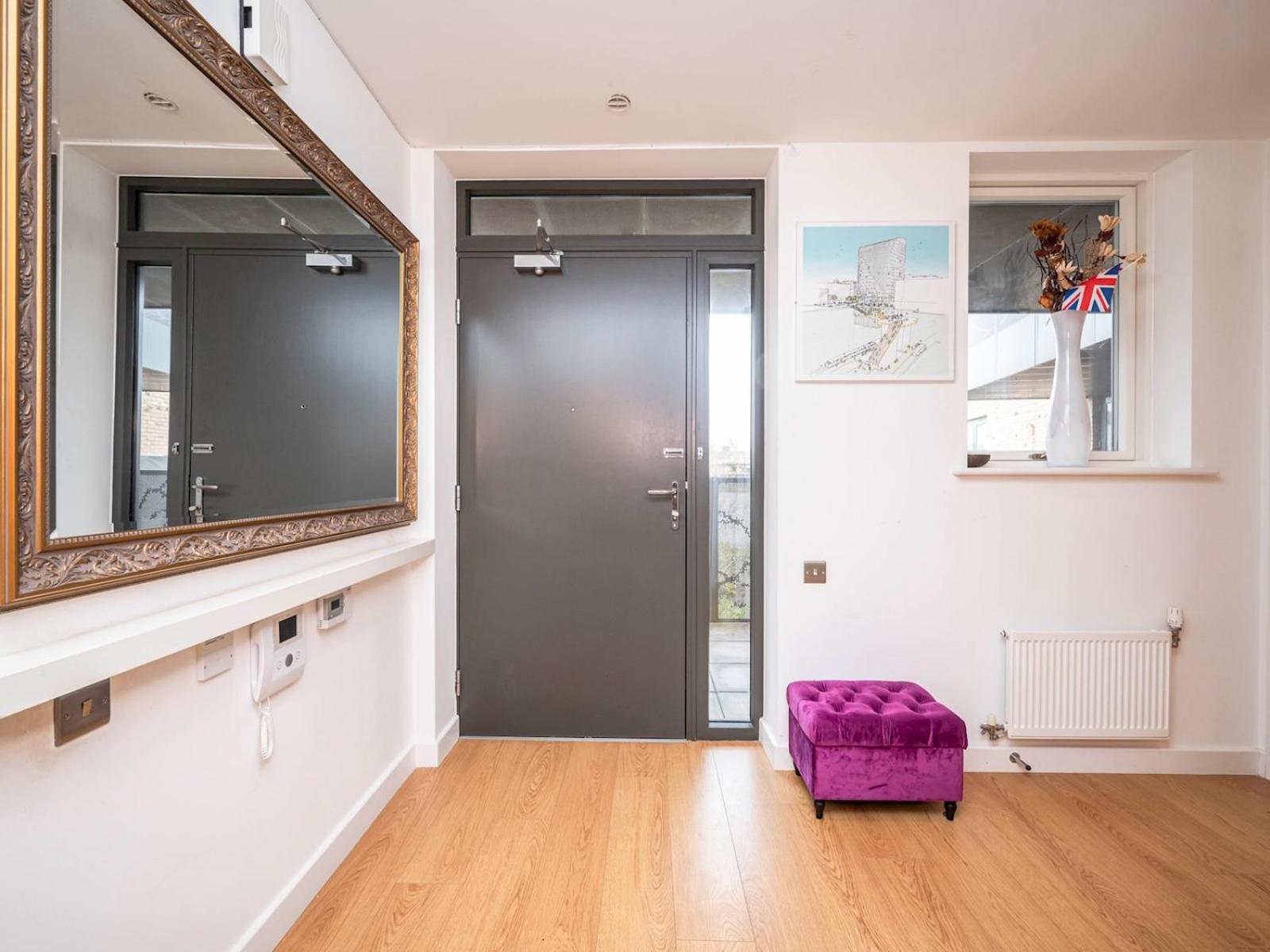 London Apartment Near Tower Bridge And Tube Pass The Keys Екстер'єр фото
