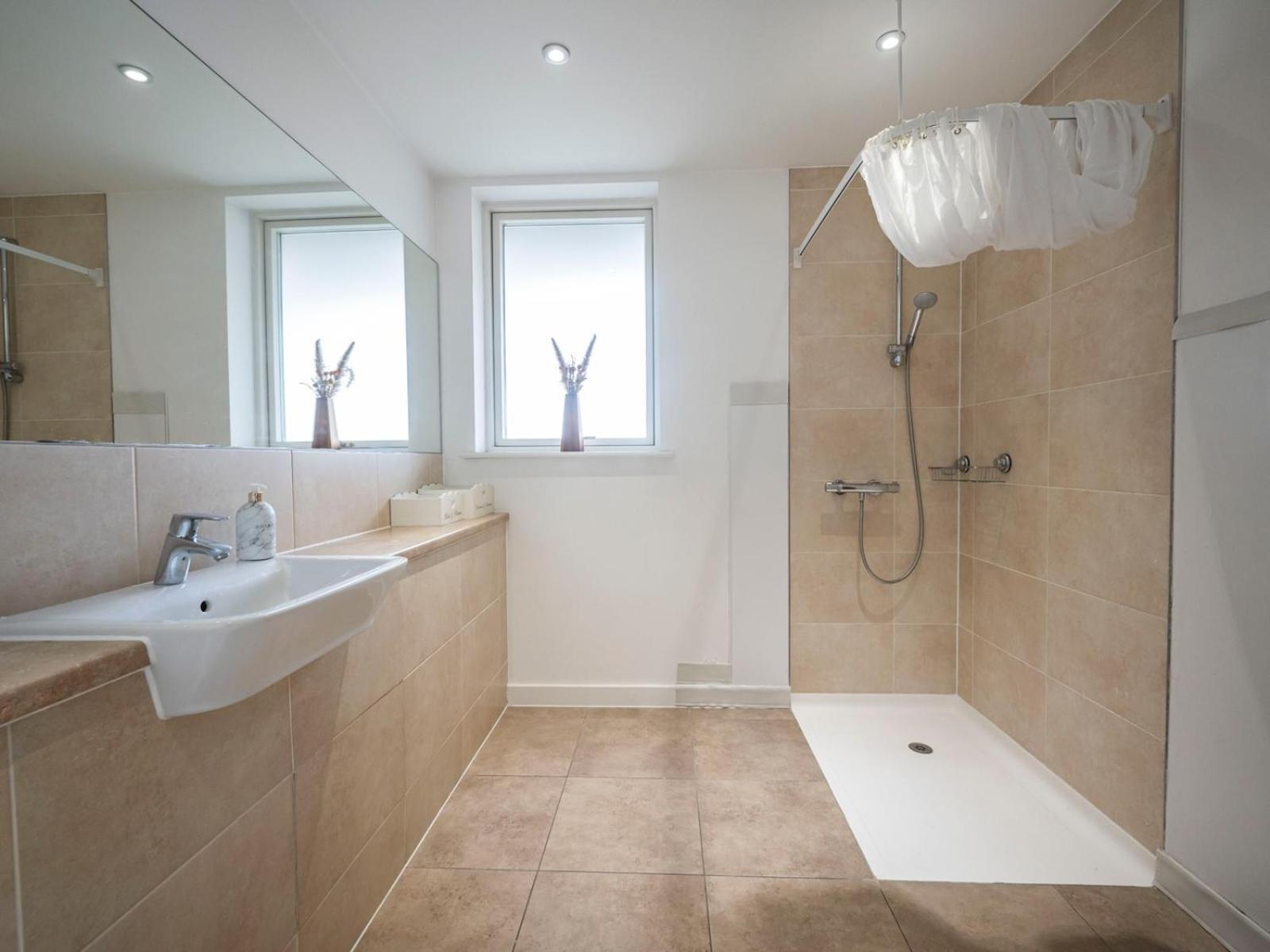 London Apartment Near Tower Bridge And Tube Pass The Keys Екстер'єр фото