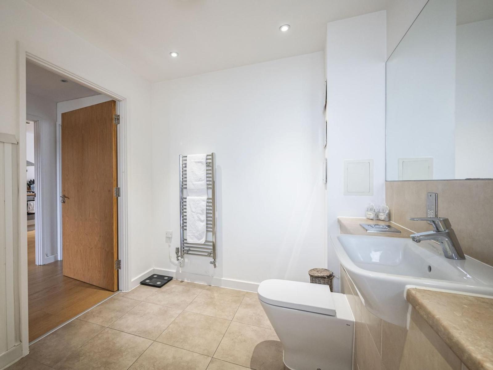 London Apartment Near Tower Bridge And Tube Pass The Keys Екстер'єр фото